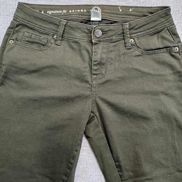 W62 Womens Size 4P Green Signature Fit Skinny Jeans Mid Rise 5 Pockets Petite - Picture 3 of 12